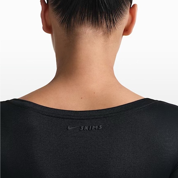 NikeSKIMS Stretch Knit Long-Sleeve Wrap Top - Picture 9 of 11